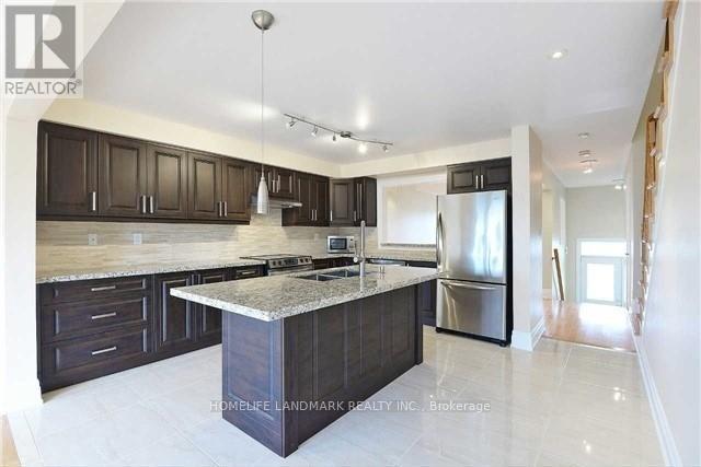 Photo 3 of 64 Beresford Drive, Richmond Hill ON