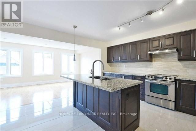 Photo 7 of 64 Beresford Drive, Richmond Hill ON