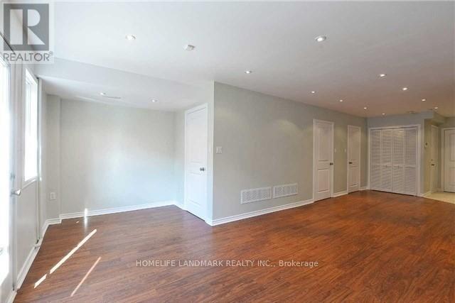 Photo 5 of 64 Beresford Drive, Richmond Hill ON