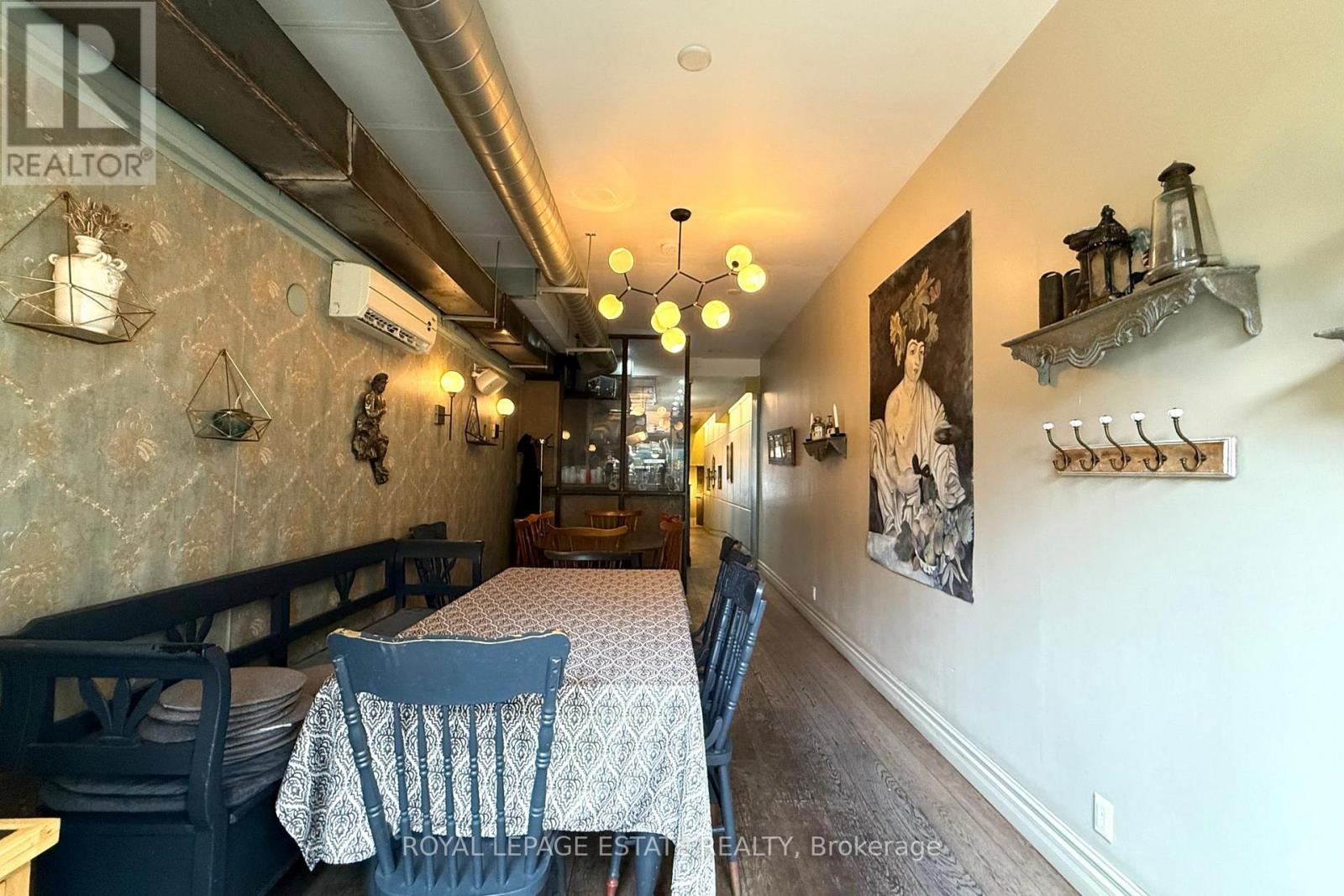 Photo 13 of 2800 Dundas Street W, Toronto ON