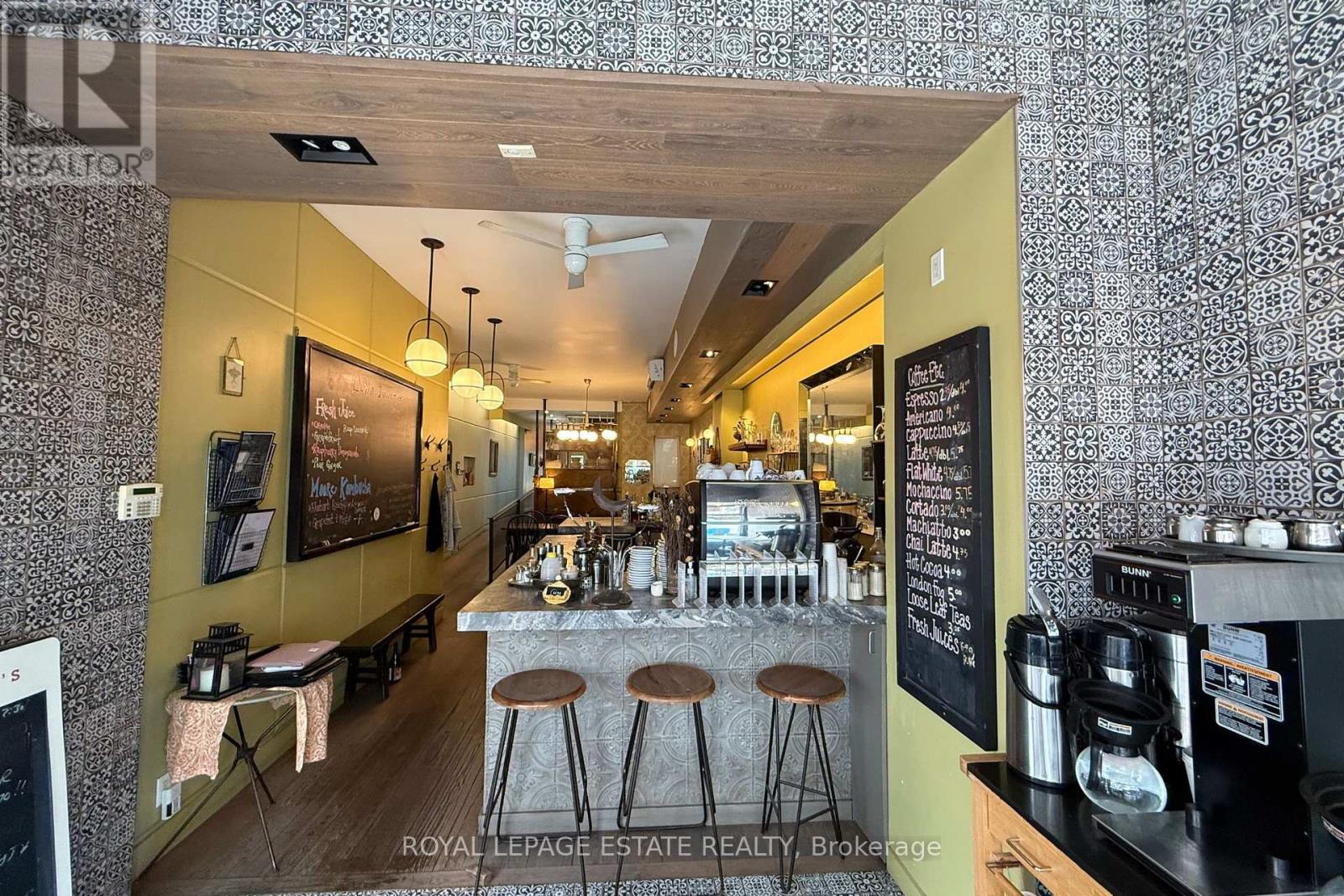 Photo 11 of 2800 Dundas Street W, Toronto ON