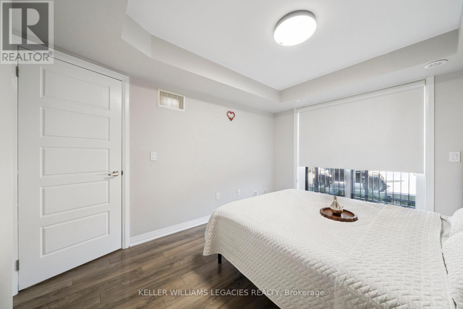 Photo 26 of 189 William Duncan Road, Toronto ON
