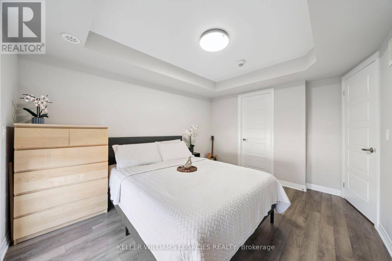Photo 17 of 189 William Duncan Road, Toronto ON