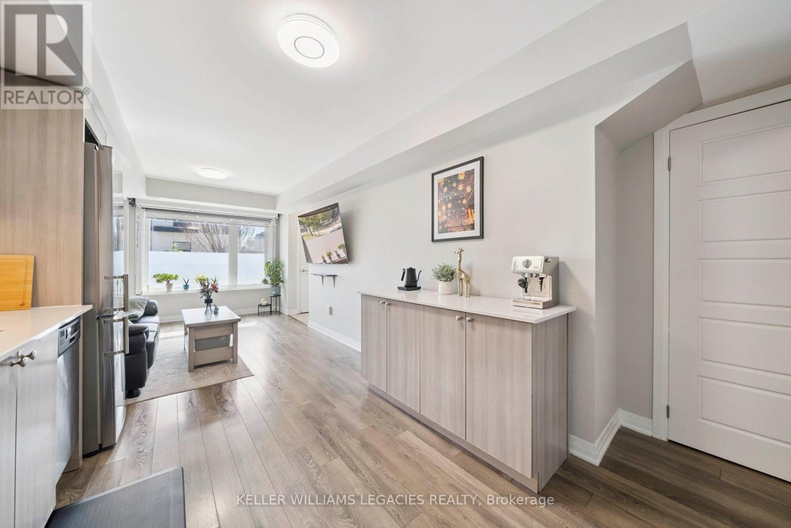 Photo 19 of 189 William Duncan Road, Toronto ON