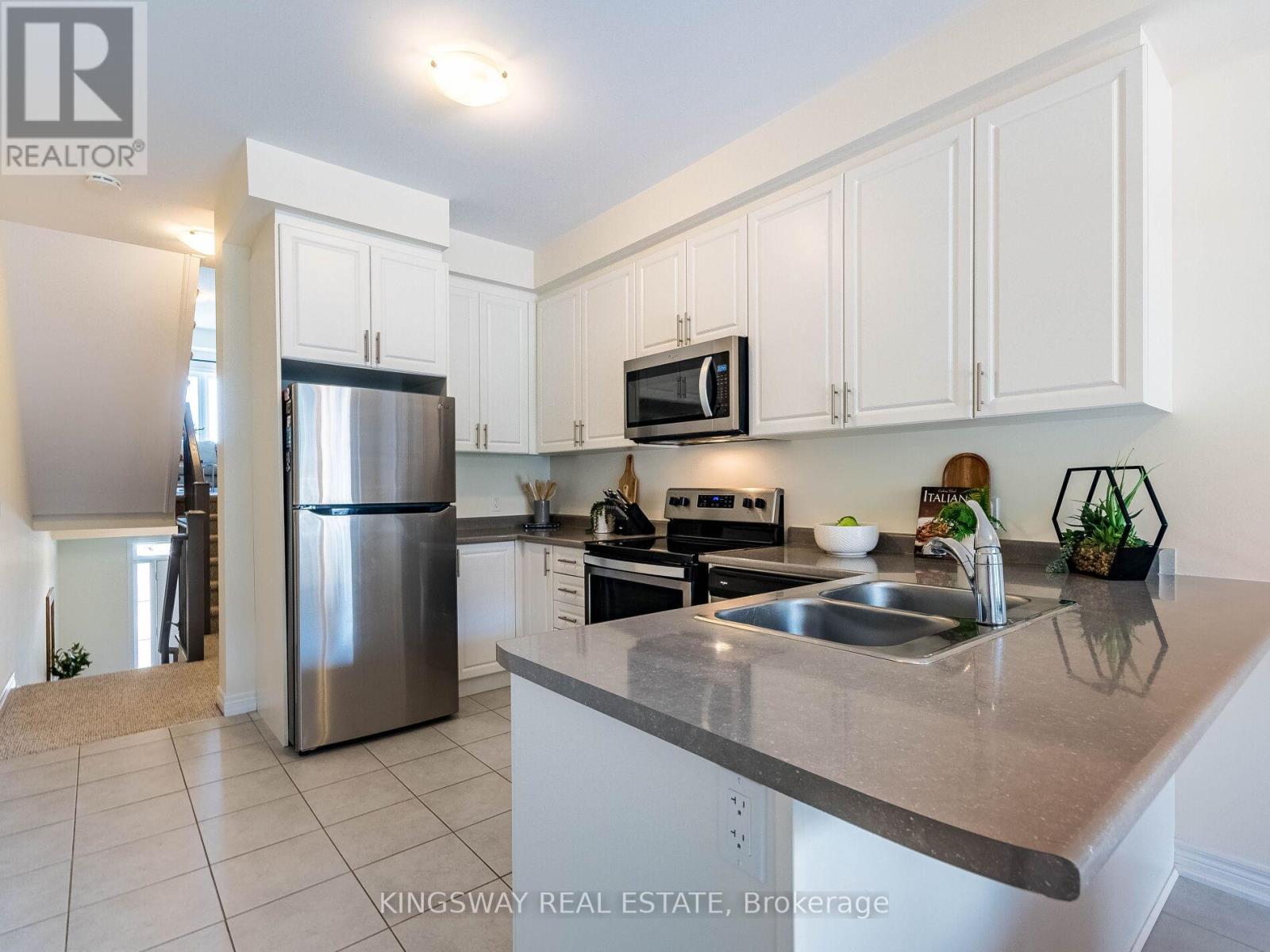 Photo 8 of 2 279 Skinner Road, Hamilton ON