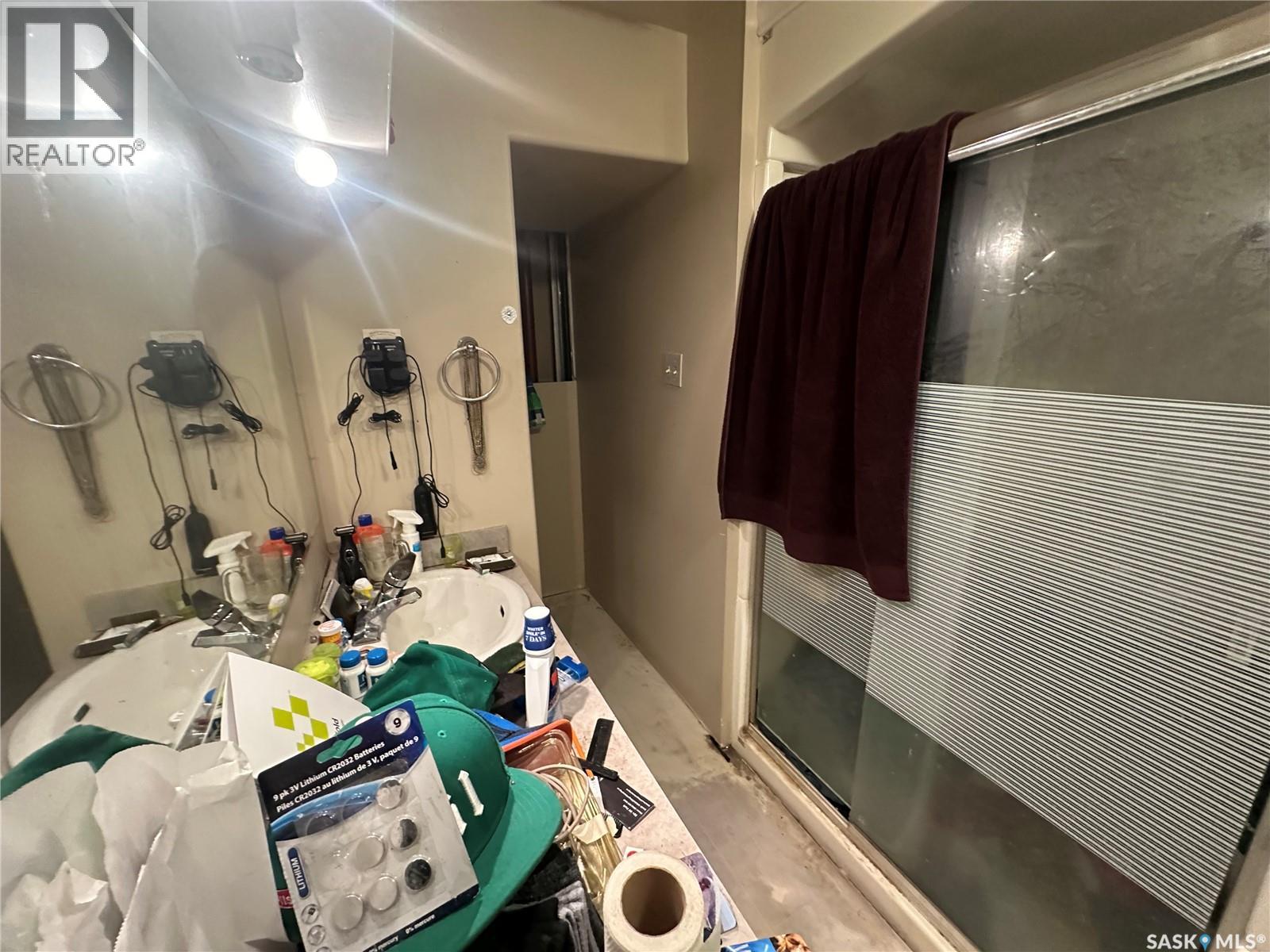 Single Family House Bungalow for Sale in  Charles CRESCENT Regina 
