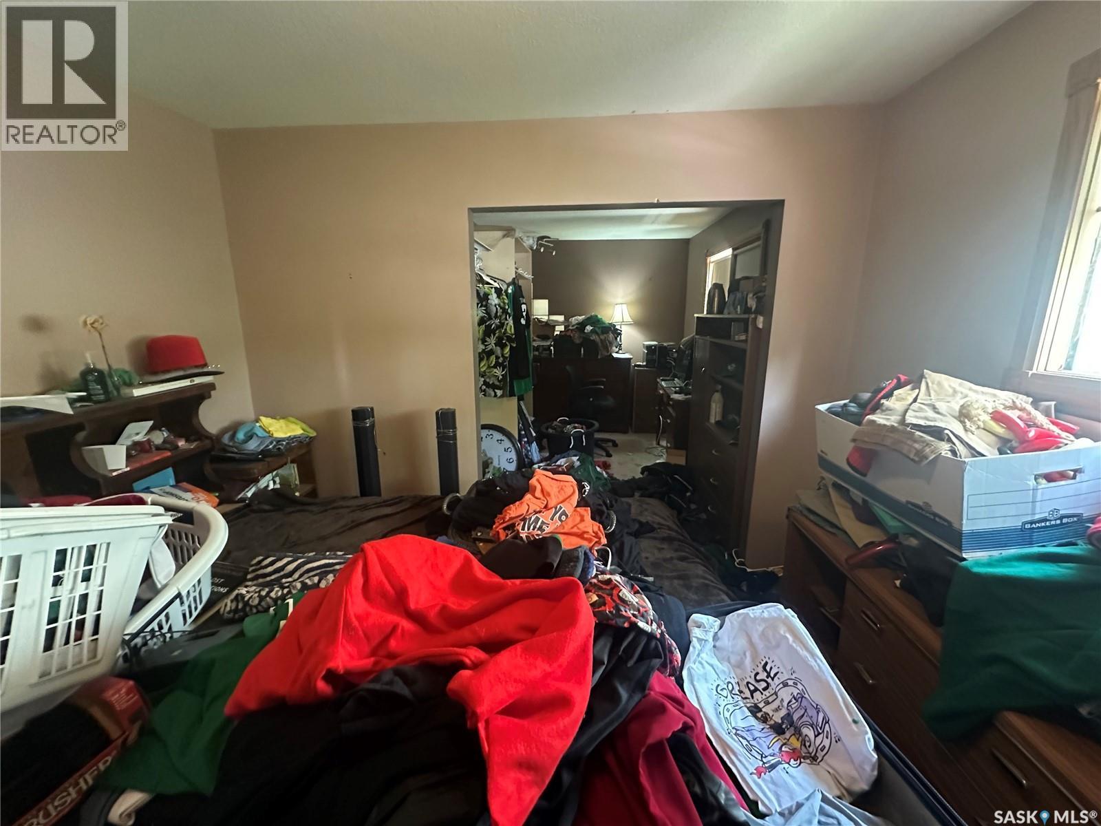 Single Family House Bungalow for Sale in  Charles CRESCENT Regina 