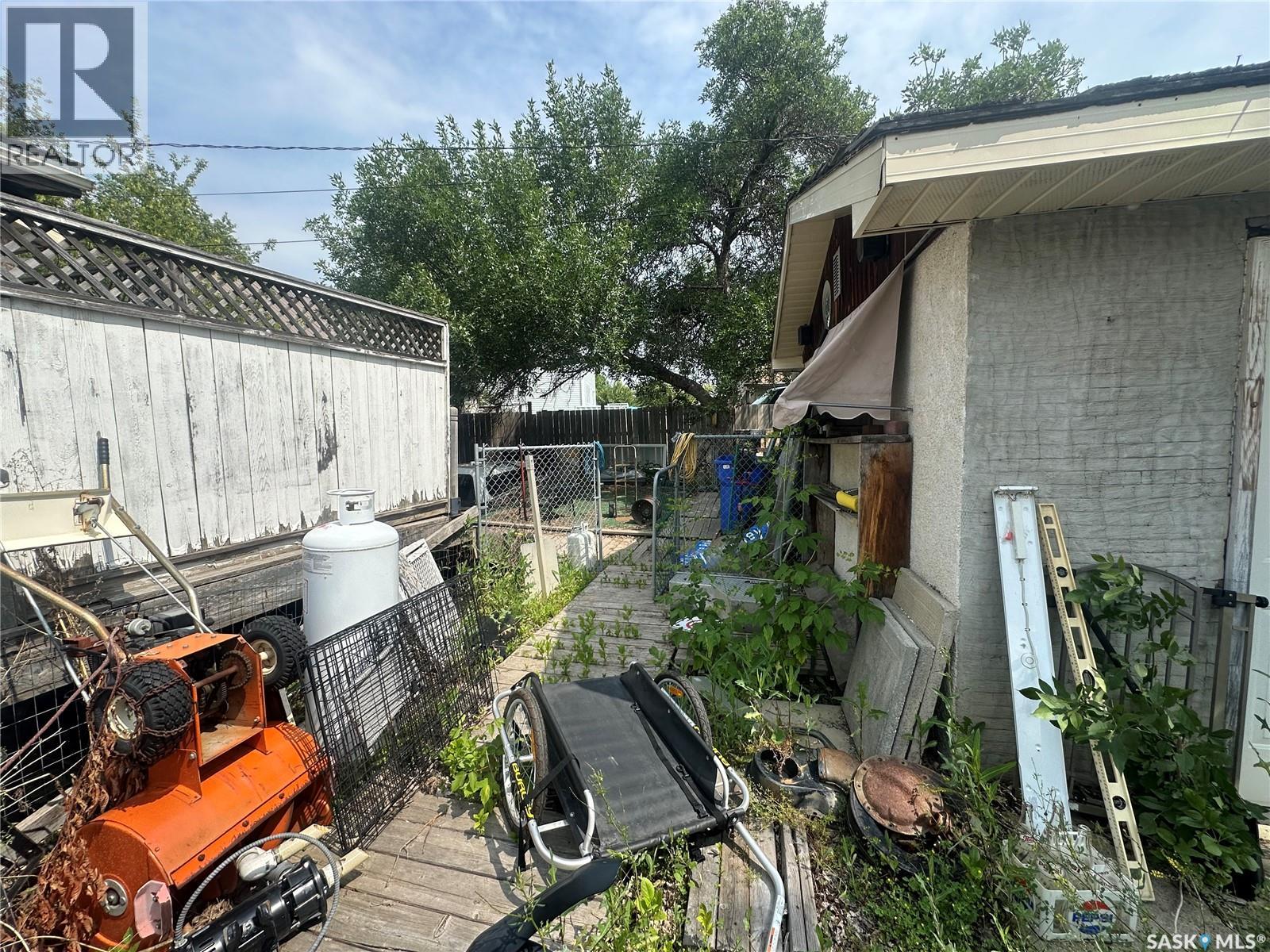 Single Family House Bungalow for Sale in  Charles CRESCENT Regina 