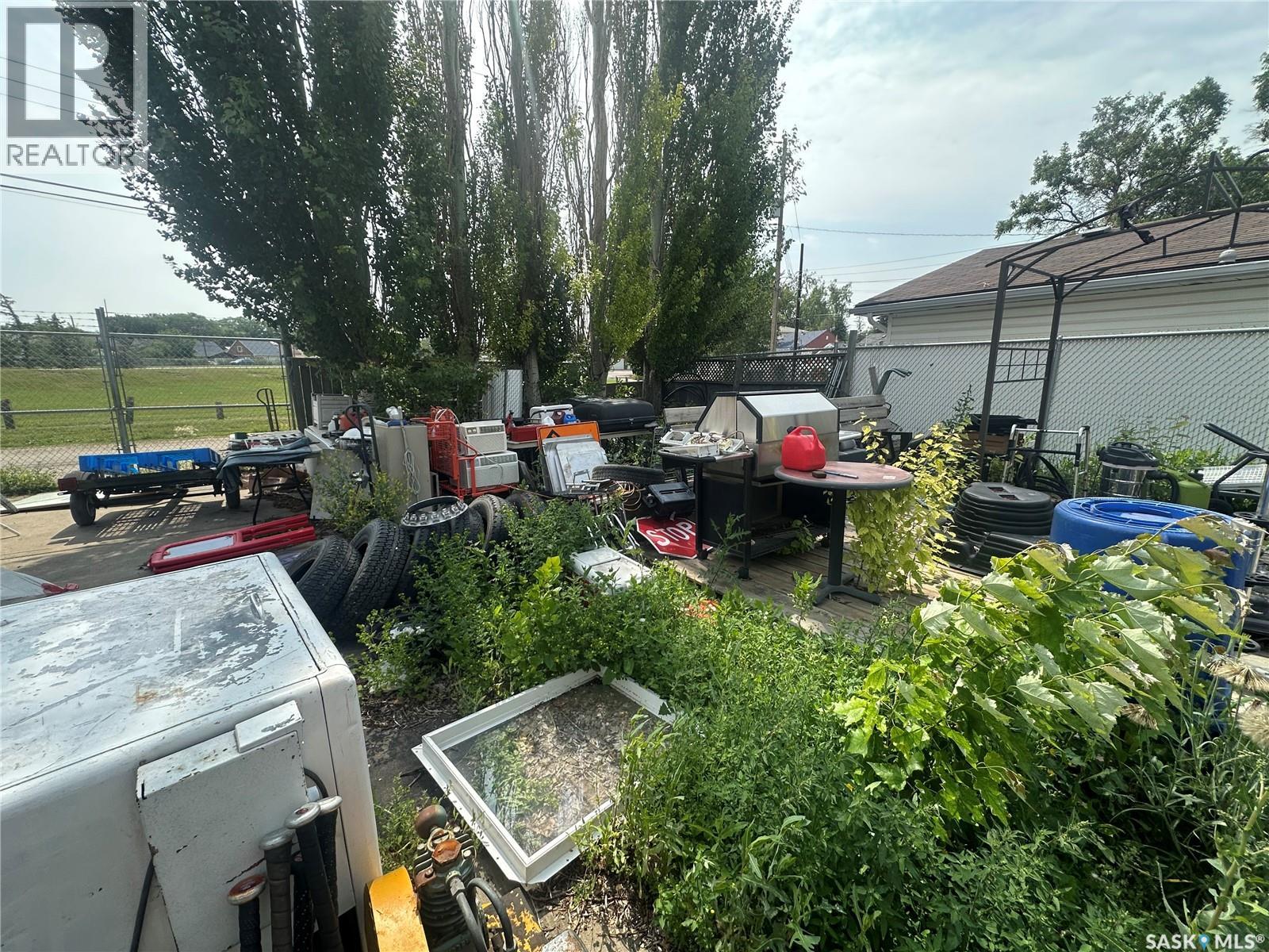 Single Family House Bungalow for Sale in  Charles CRESCENT Regina 