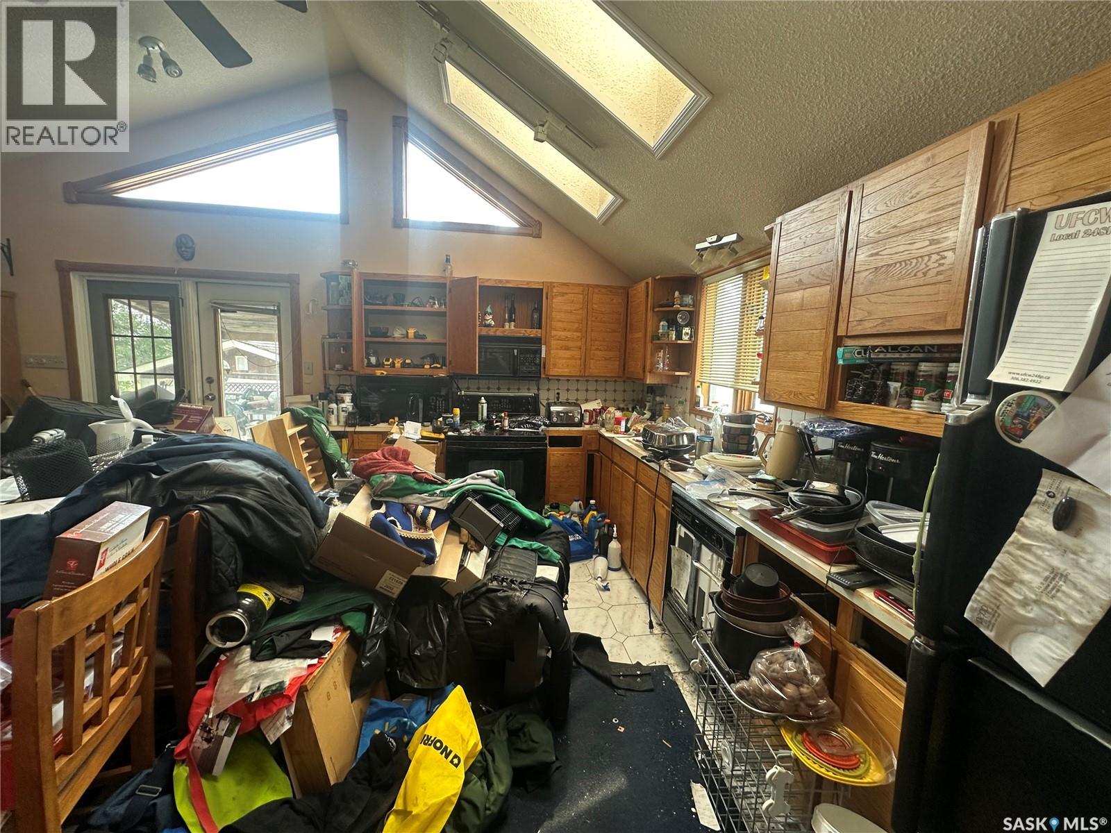 Single Family House Bungalow for Sale in  Charles CRESCENT Regina 