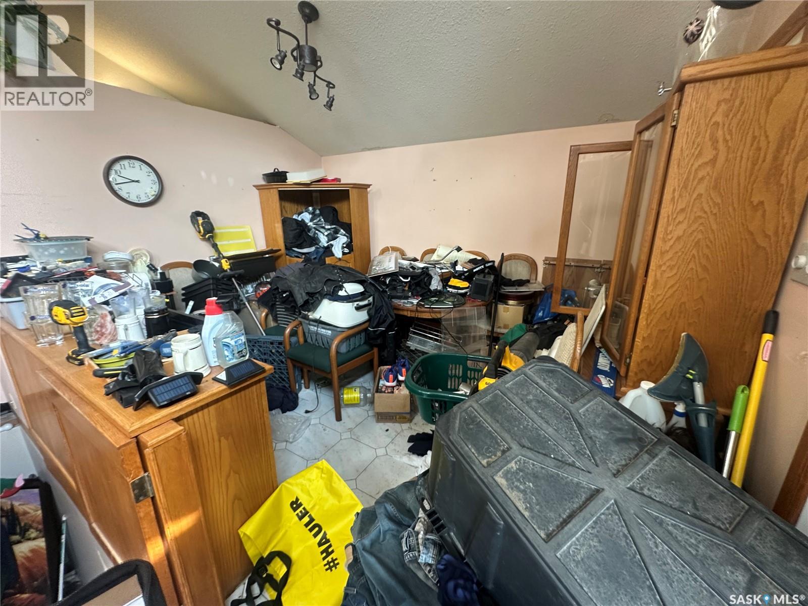 Single Family House Bungalow for Sale in  Charles CRESCENT Regina 