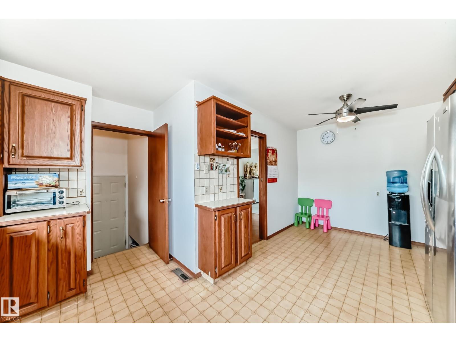 Photo 4 of 13232 115 St Nw, Edmonton AB