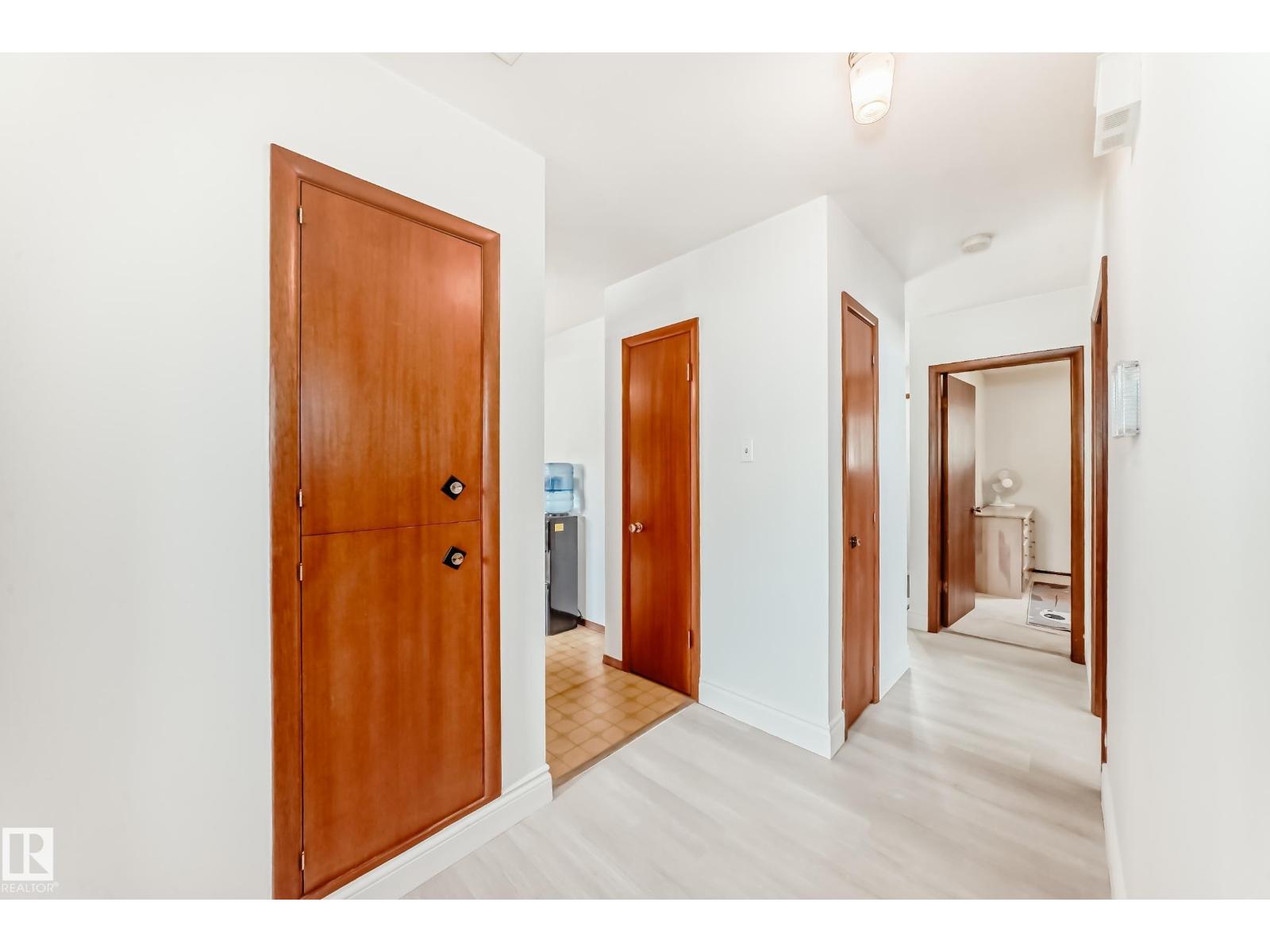 Photo 11 of 13232 115 St Nw, Edmonton AB
