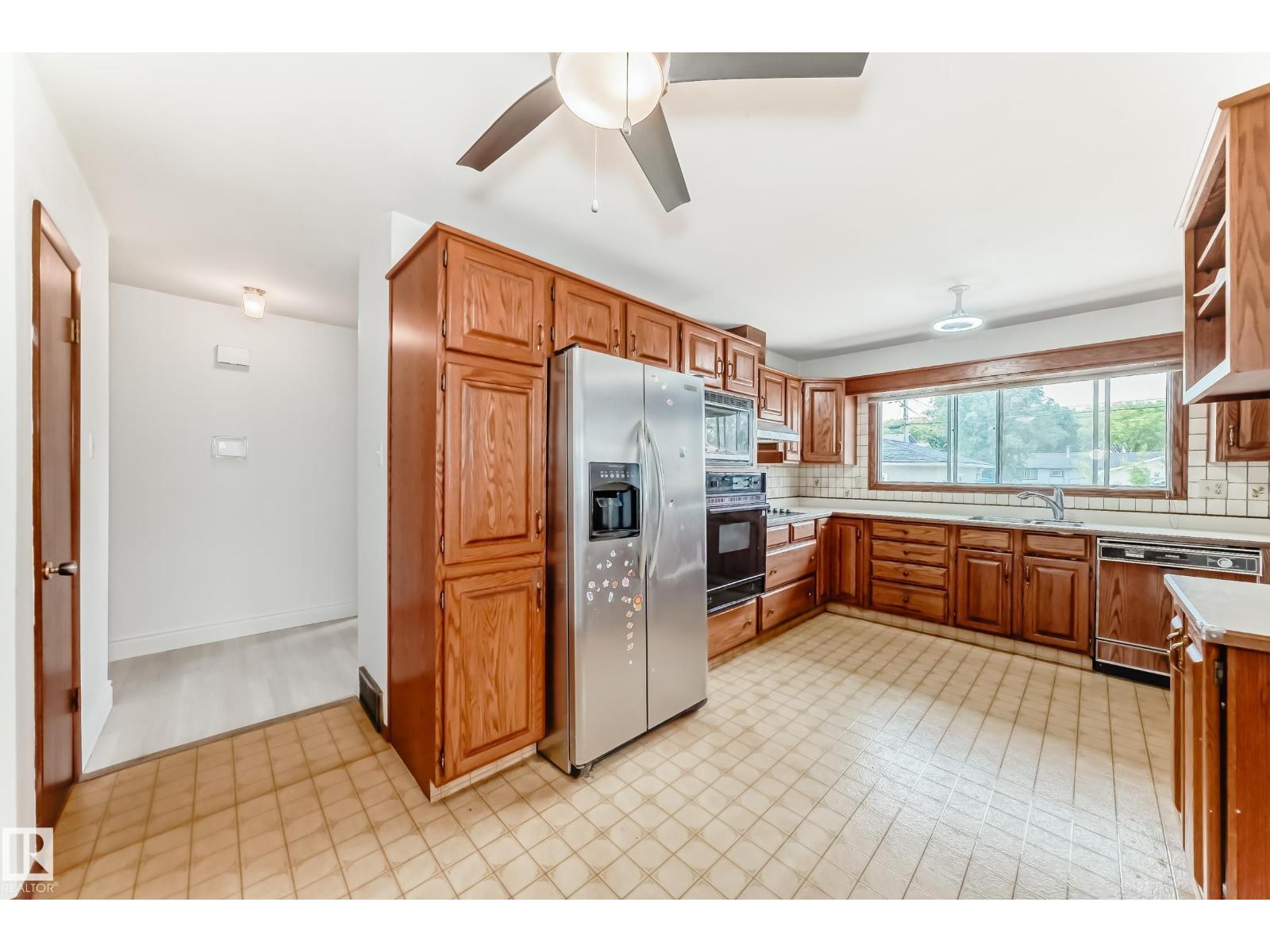 Photo 47 of 13232 115 St Nw, Edmonton AB