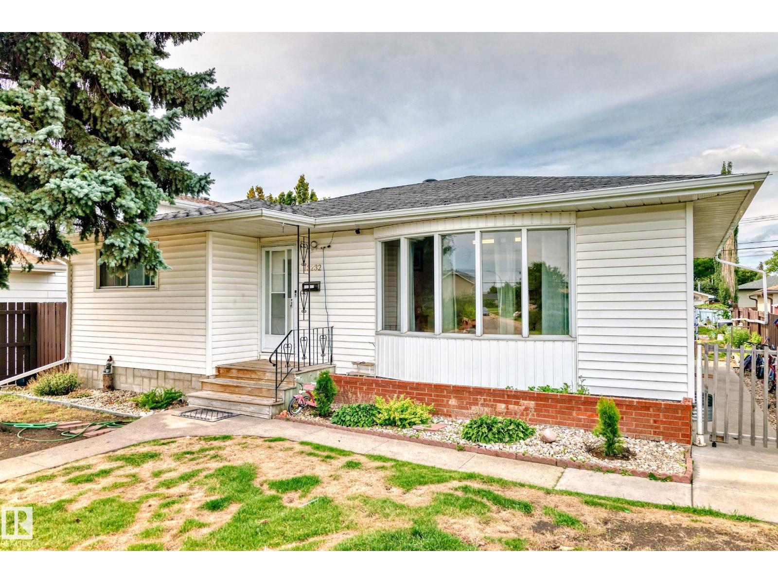 Photo 49 of 13232 115 St Nw, Edmonton AB