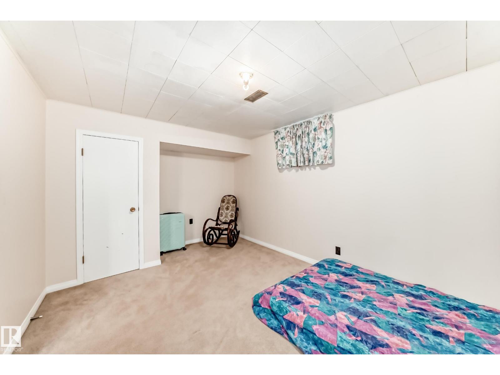 Photo 13 of 13232 115 St Nw, Edmonton AB
