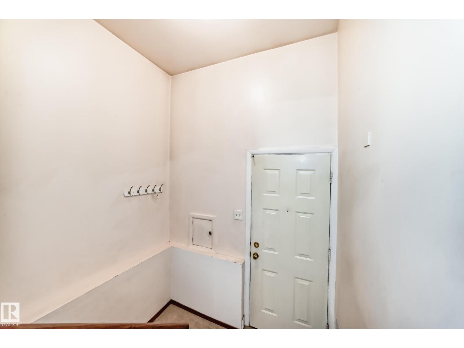 Photo 15 of 13232 115 St Nw, Edmonton AB