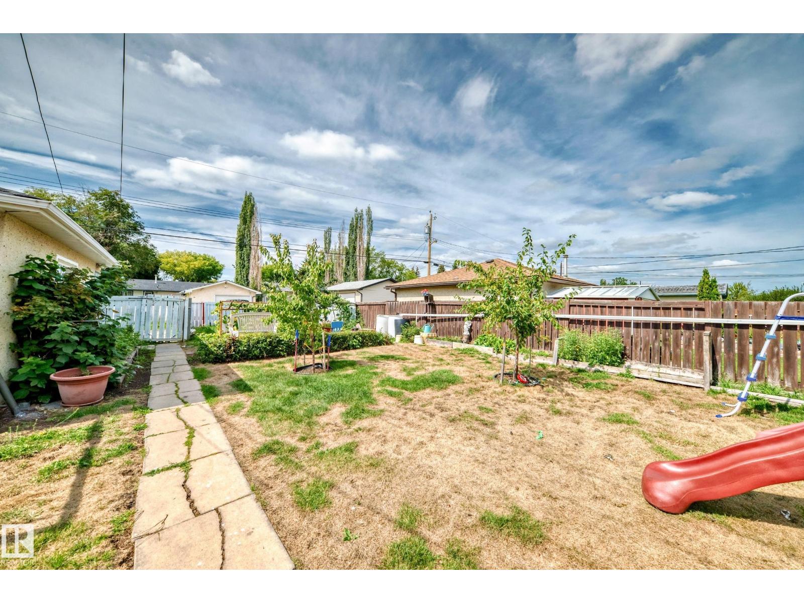 Photo 41 of 13232 115 St Nw, Edmonton AB