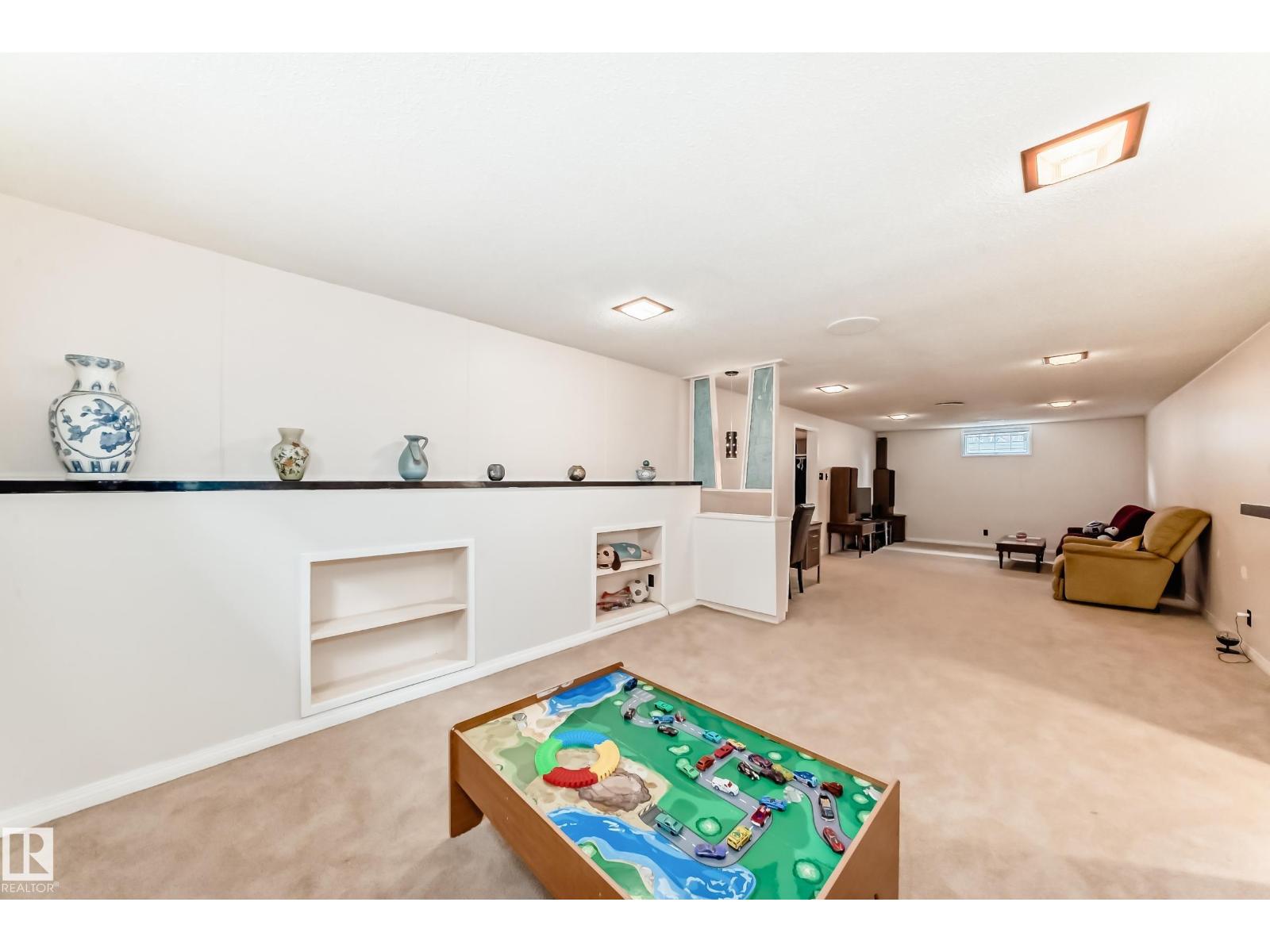 Photo 8 of 13232 115 St Nw, Edmonton AB