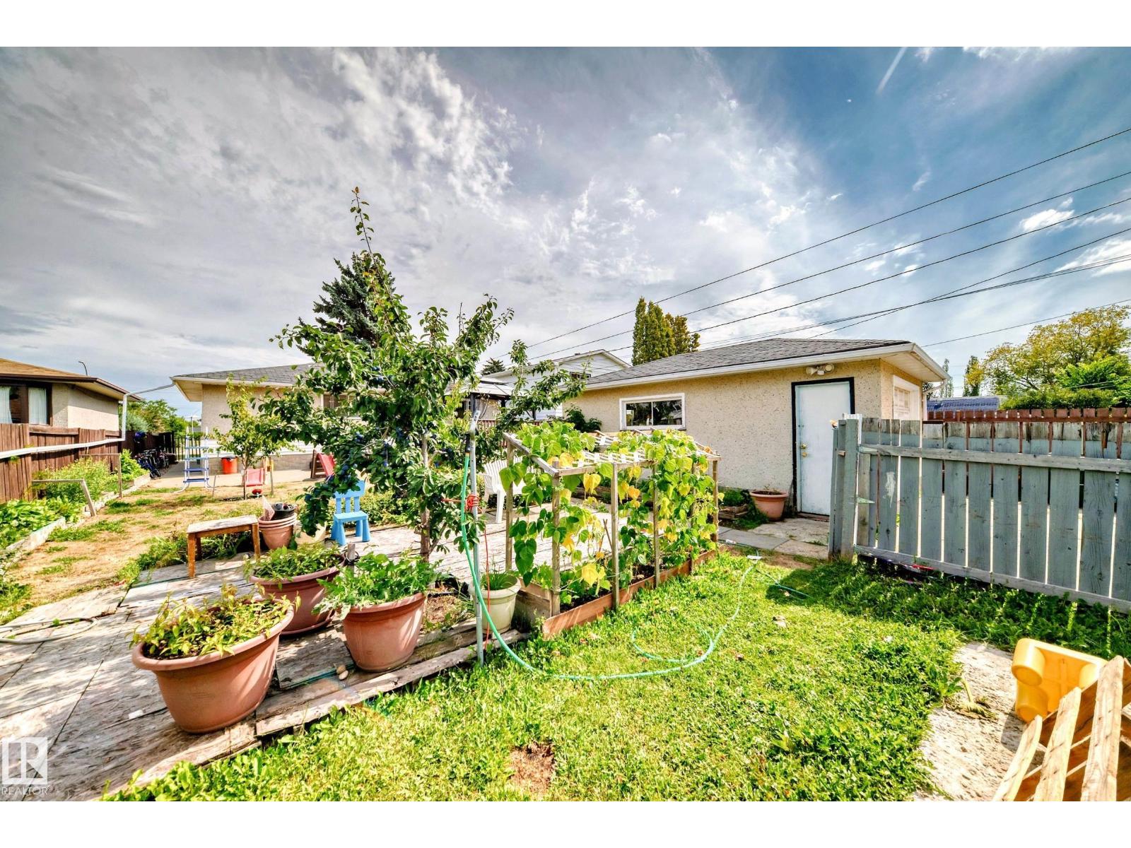 Photo 45 of 13232 115 St Nw, Edmonton AB
