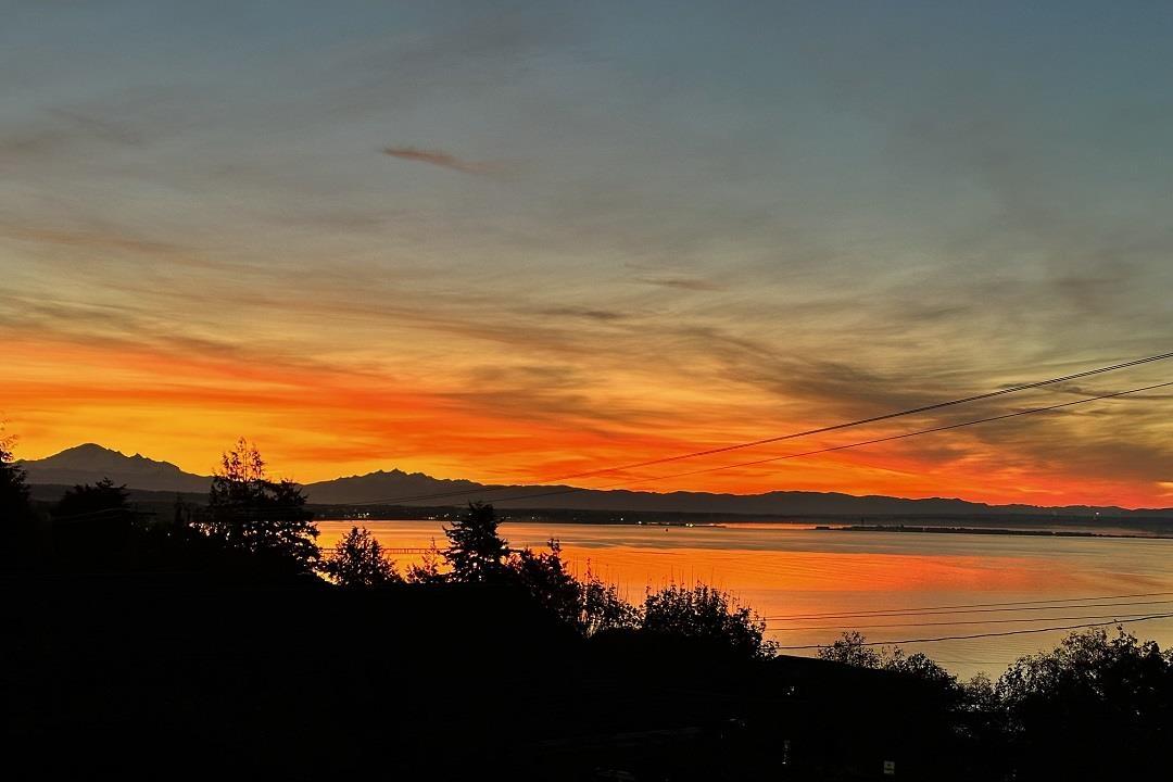 Photo 37 of 14213 Marine Drive, White Rock BC