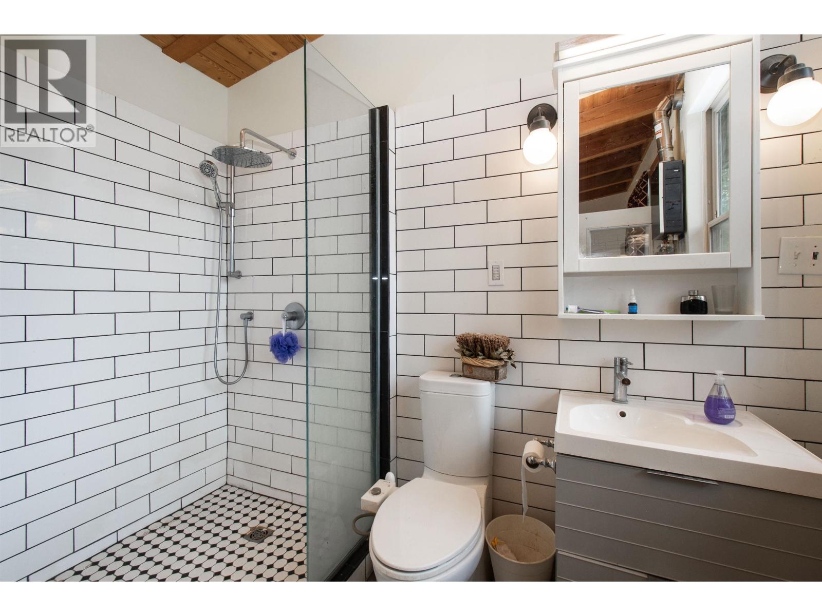 1772 MOUNT ARTABAN ROAD, Gambier Island