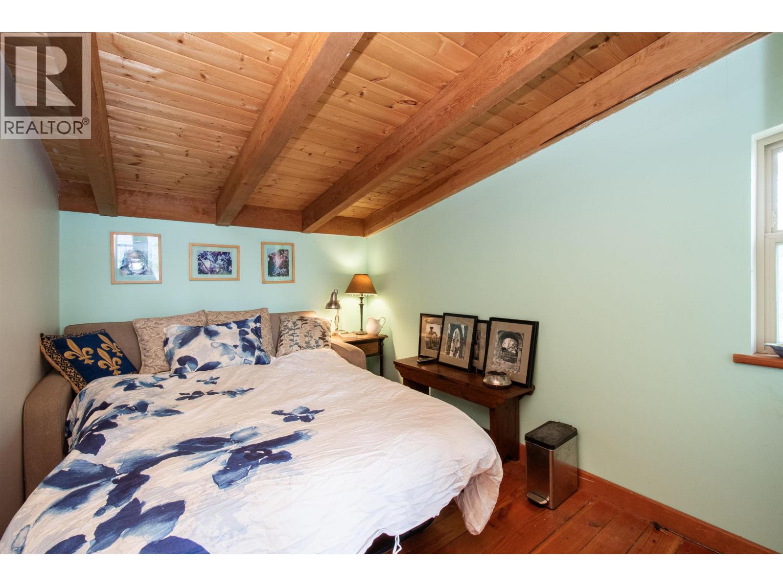 1772 MOUNT ARTABAN ROAD, Gambier Island