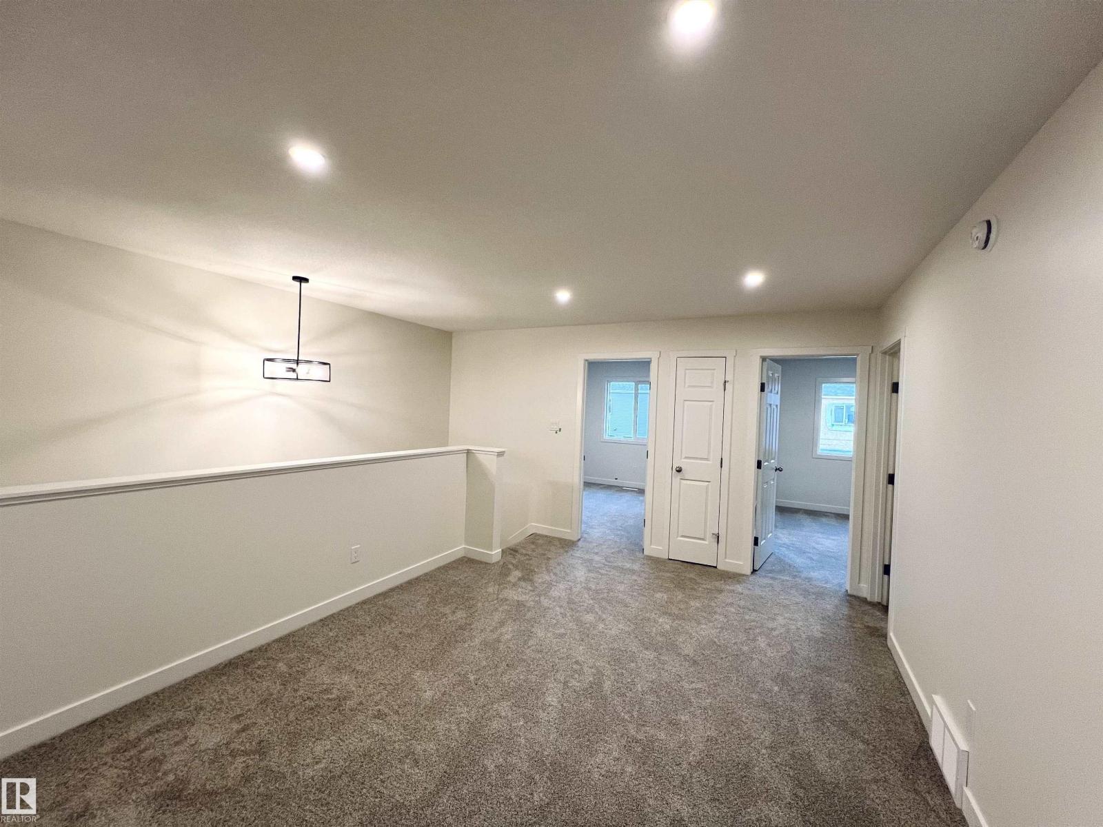 Photo 13 of 2021 209 A St Nw, Edmonton AB