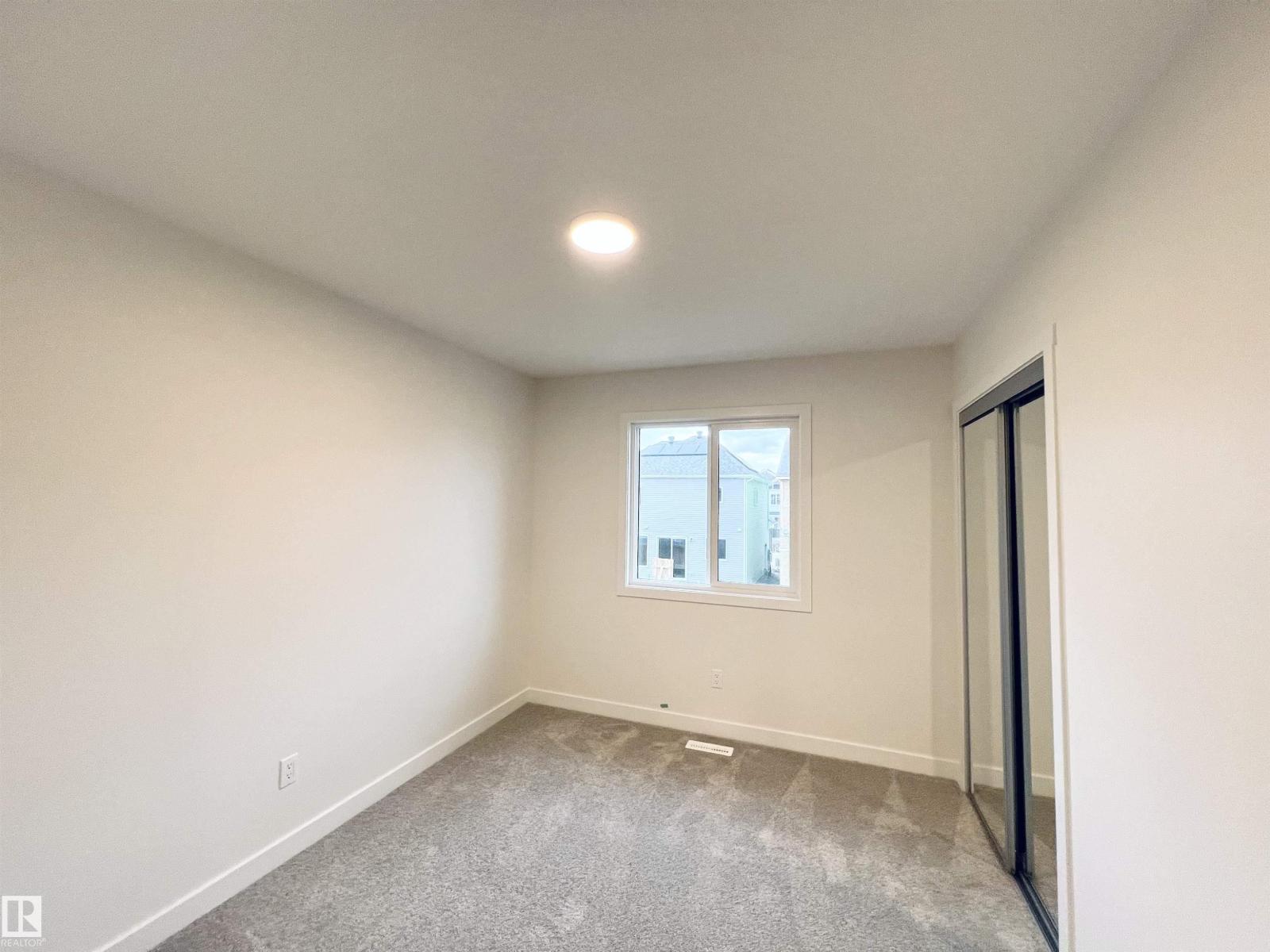 Photo 21 of 2021 209 A St Nw, Edmonton AB