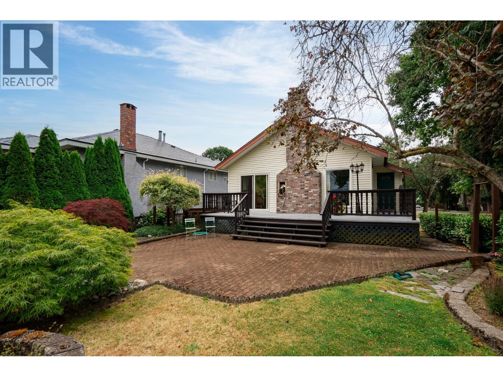 Photo 3 of 3900 Eton Street, Burnaby BC