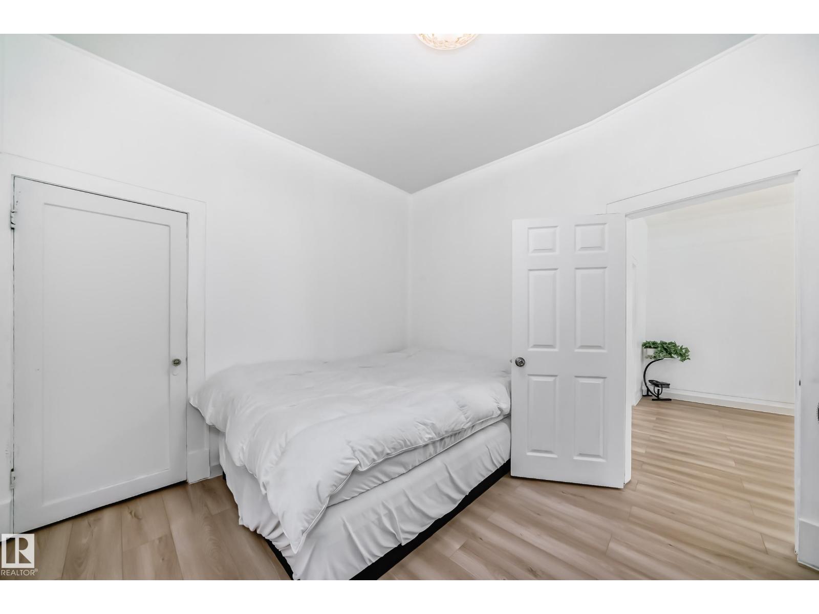Photo 20 of 11331 92 St Nw, Edmonton AB