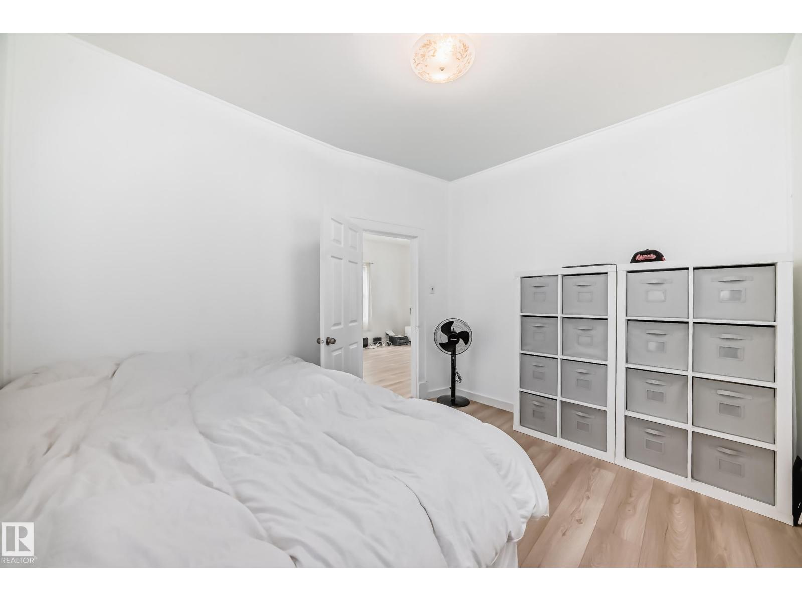 Photo 21 of 11331 92 St Nw, Edmonton AB