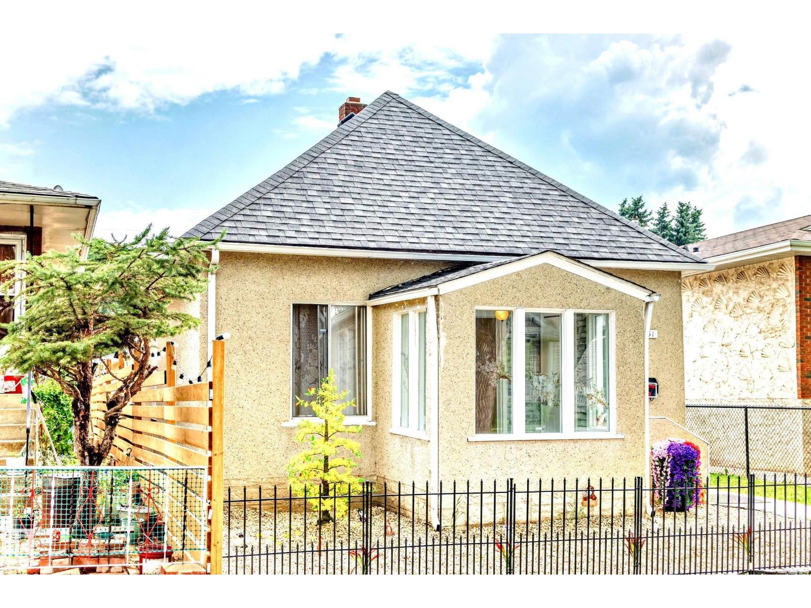 Photo 10 of 11331 92 St Nw, Edmonton AB