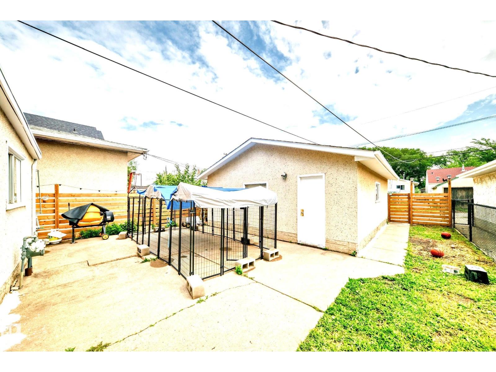 Photo 33 of 11331 92 St Nw, Edmonton AB