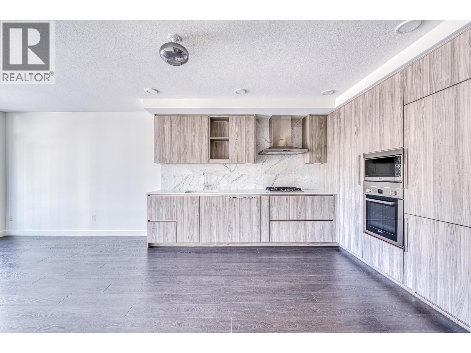Photo 10 of 509 8800 Hazelbridge Way, Richmond BC