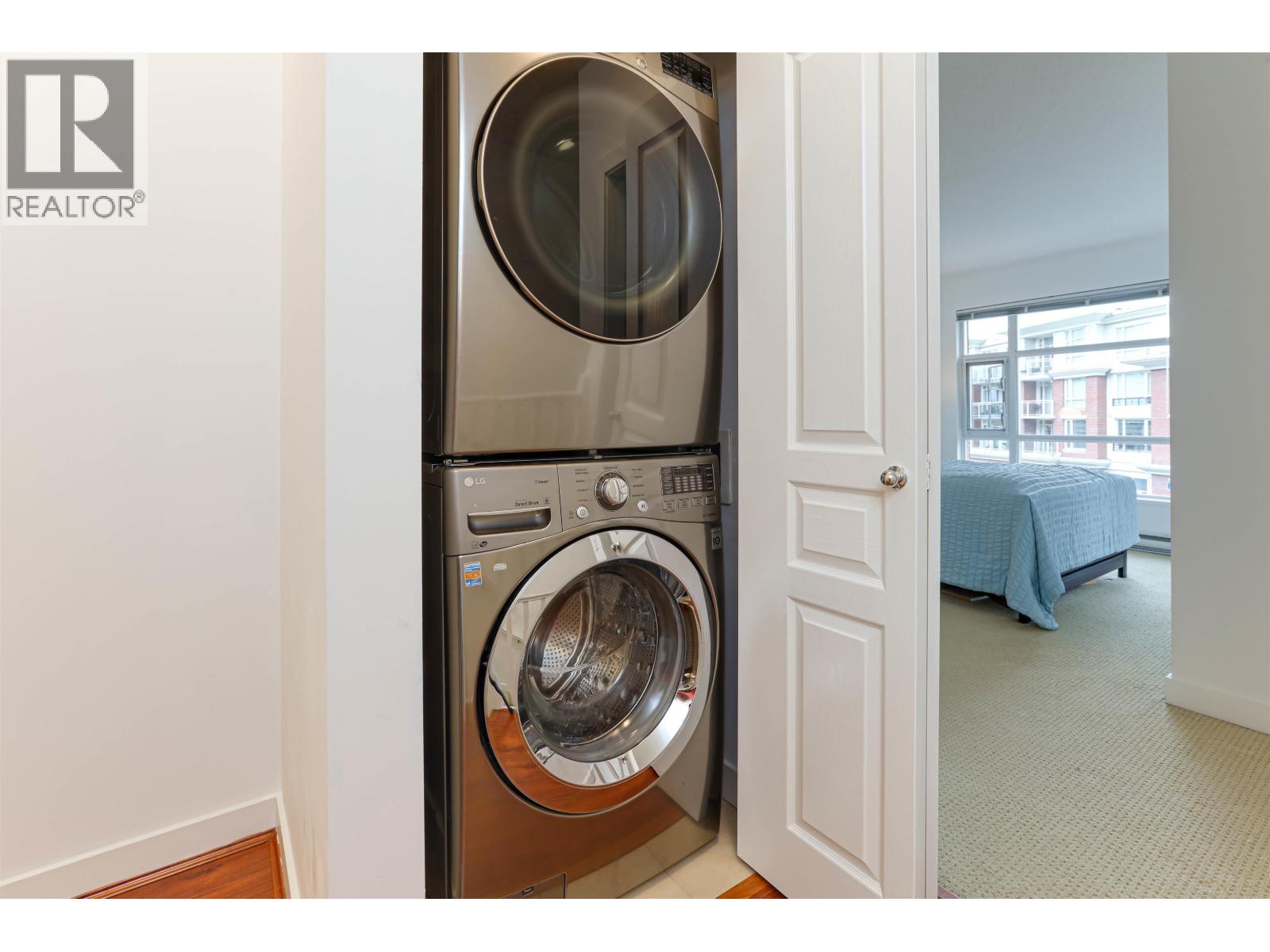 Photo 1 of 1468 Cedar Cottage Mews, Vancouver BC