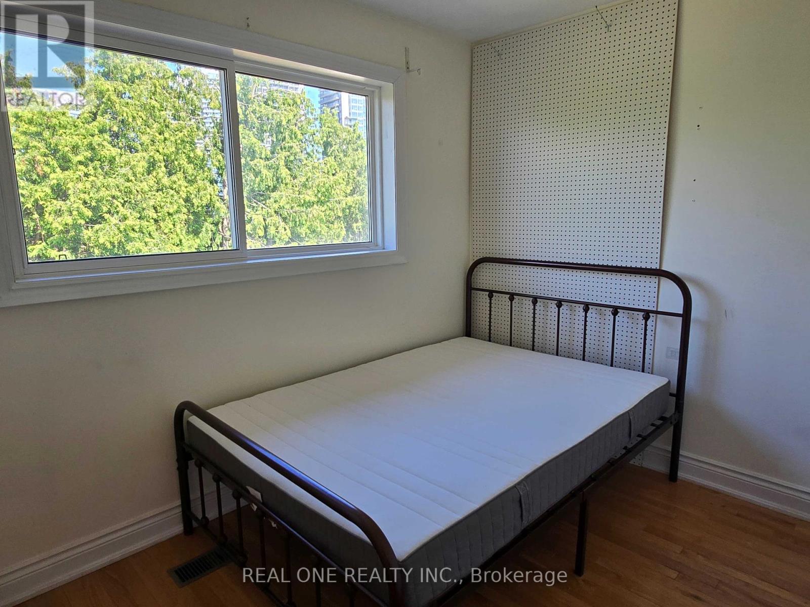 Photo 1 of 37 Bessarion Road, Toronto ON