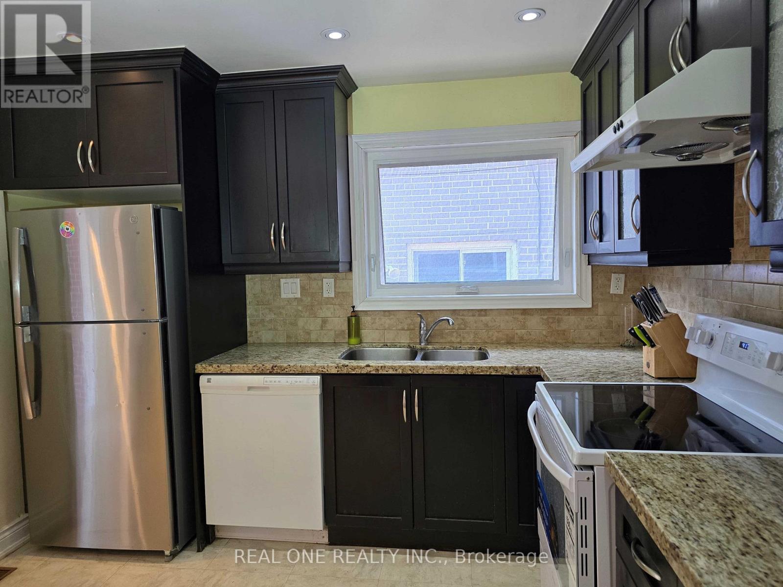 Photo 24 of 37 Bessarion Road, Toronto ON