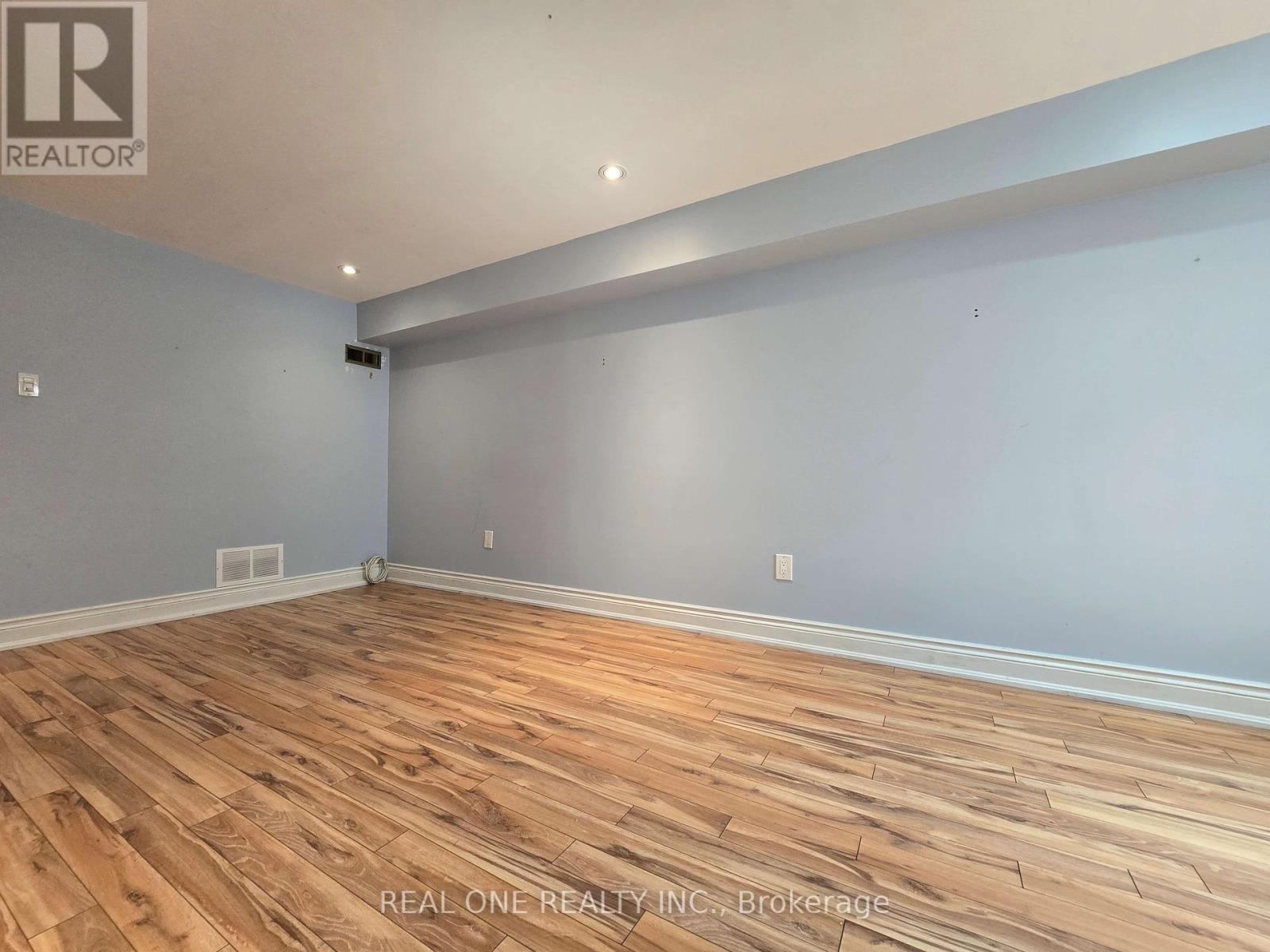 Photo 18 of 37 Bessarion Road, Toronto ON