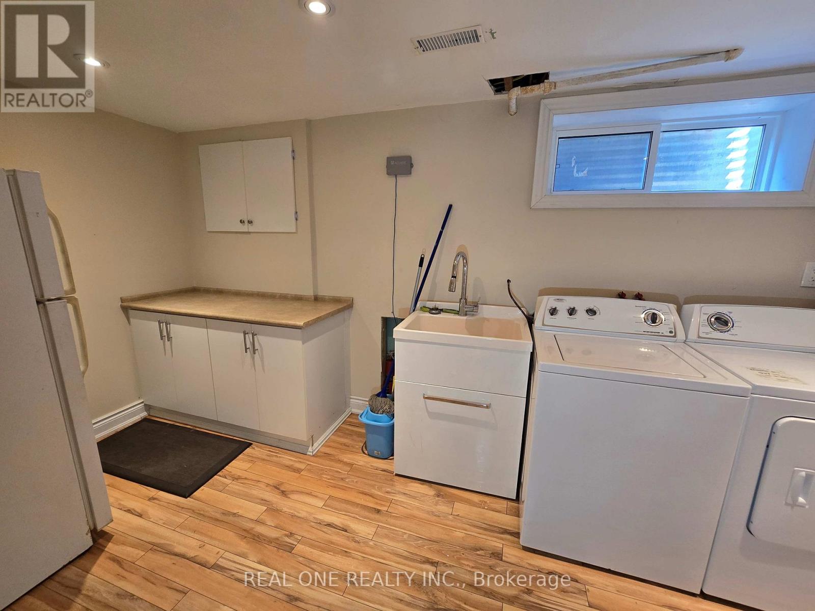 Photo 10 of 37 Bessarion Road, Toronto ON