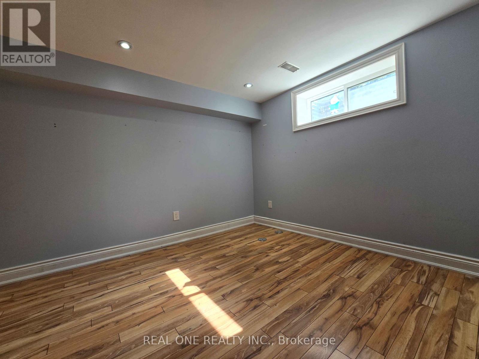 Photo 17 of 37 Bessarion Road, Toronto ON