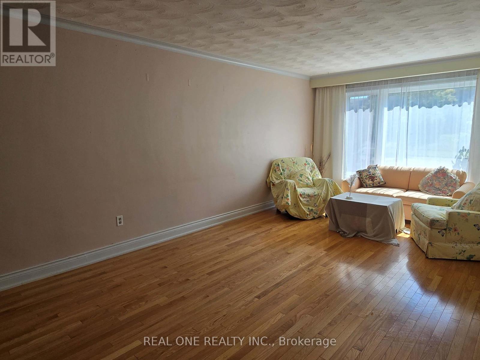 Photo 11 of 37 Bessarion Road, Toronto ON