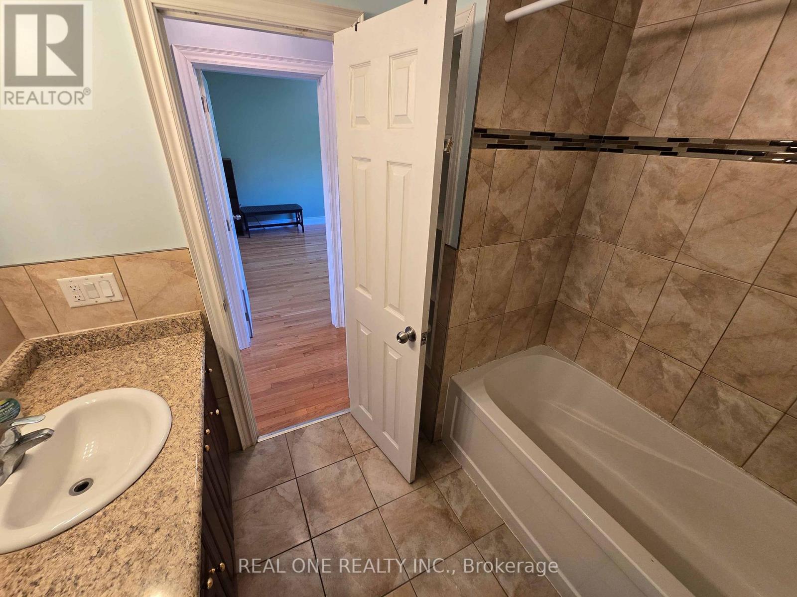 Photo 6 of 37 Bessarion Road, Toronto ON