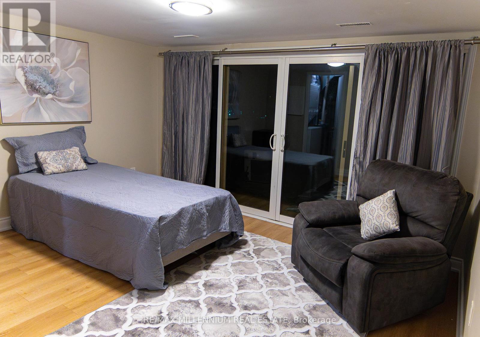 Photo 5 of 62 Cumberland Lane, Ajax ON