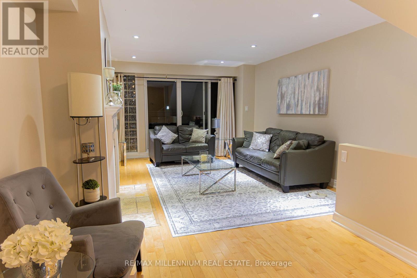 Photo 7 of 62 Cumberland Lane, Ajax ON