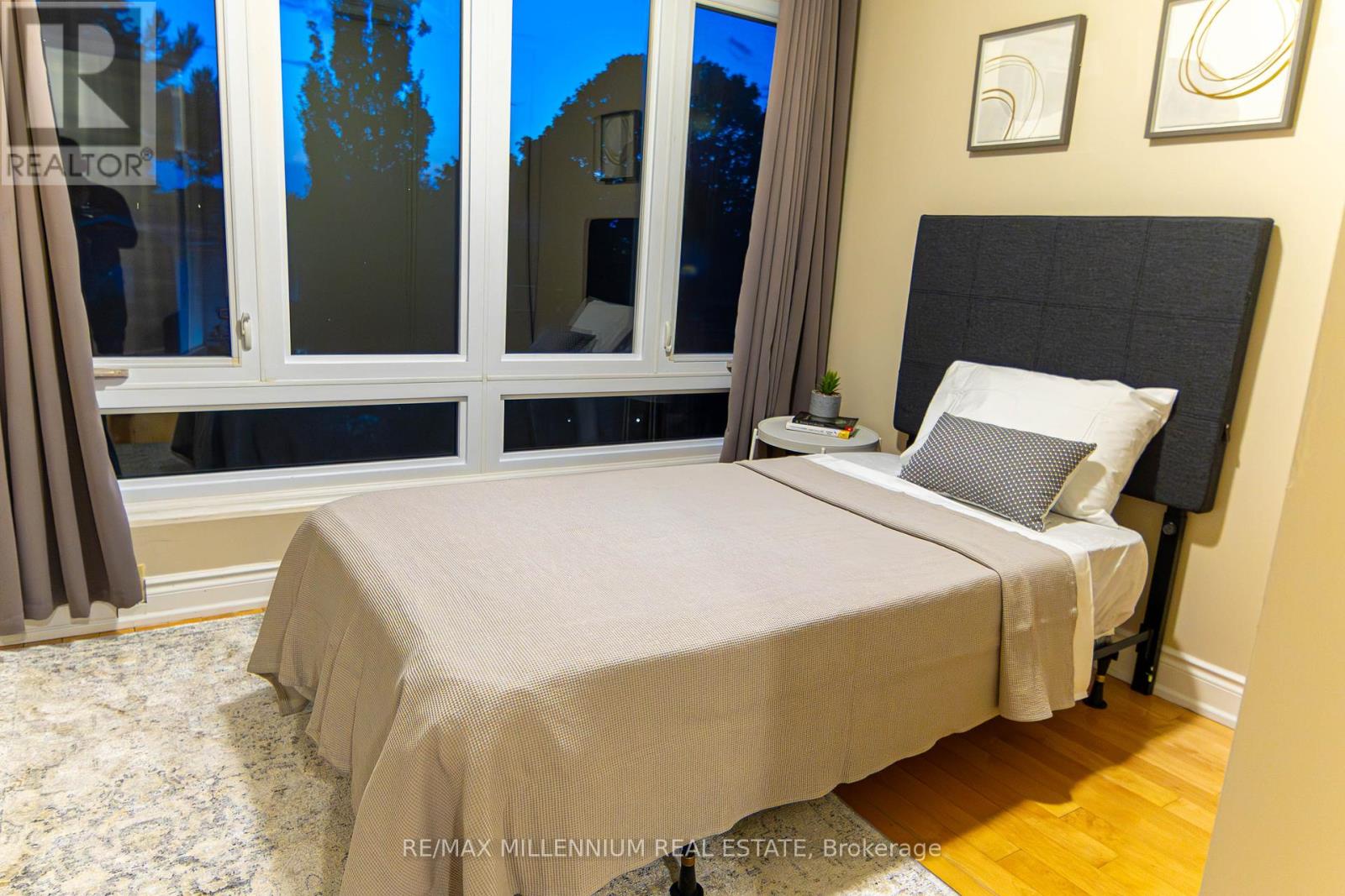 Photo 21 of 62 Cumberland Lane, Ajax ON