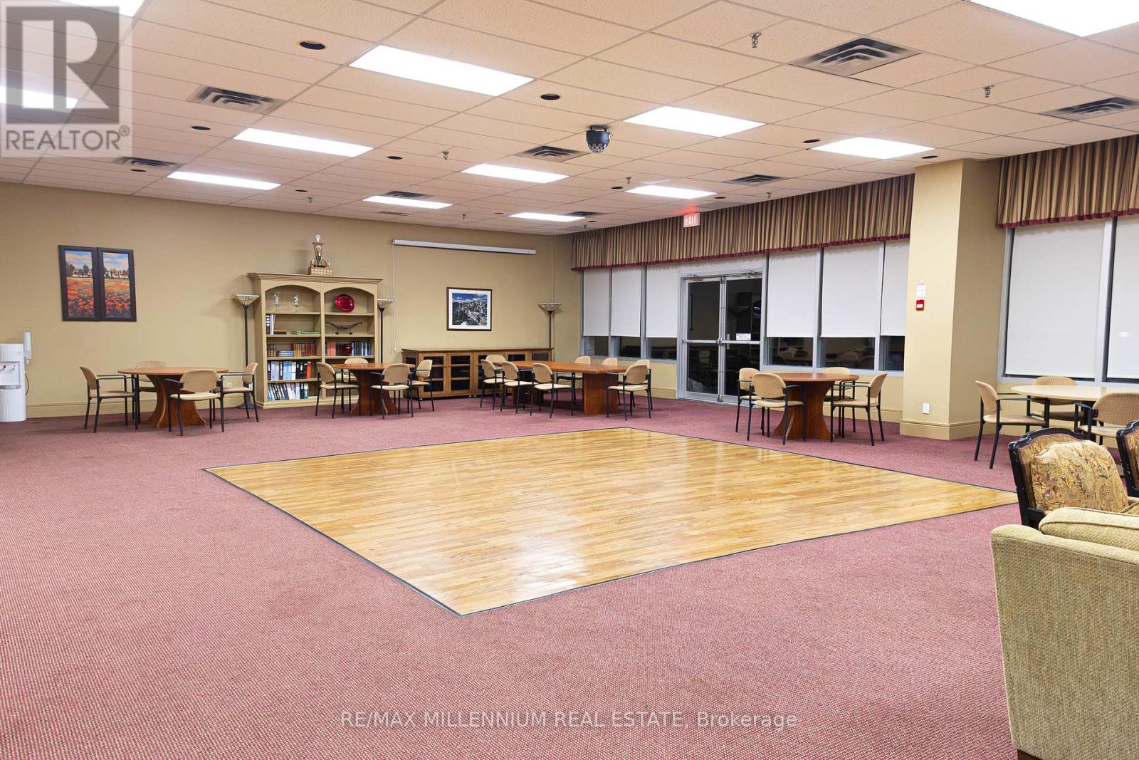 Photo 30 of 62 Cumberland Lane, Ajax ON