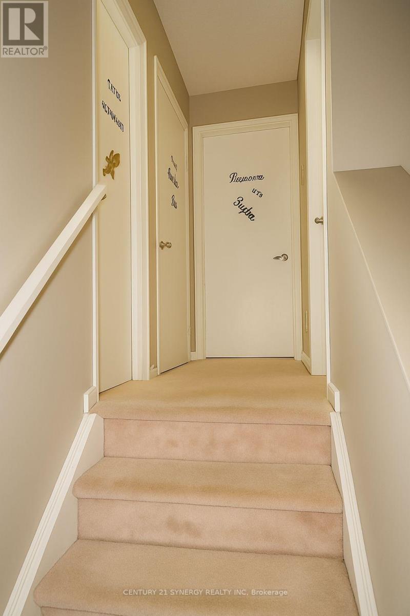 Photo 16 of 5 B 762 St Andre Drive, Ottawa ON