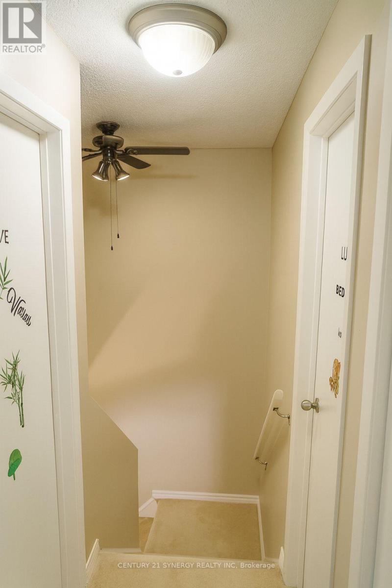 Photo 17 of 5 B 762 St Andre Drive, Ottawa ON