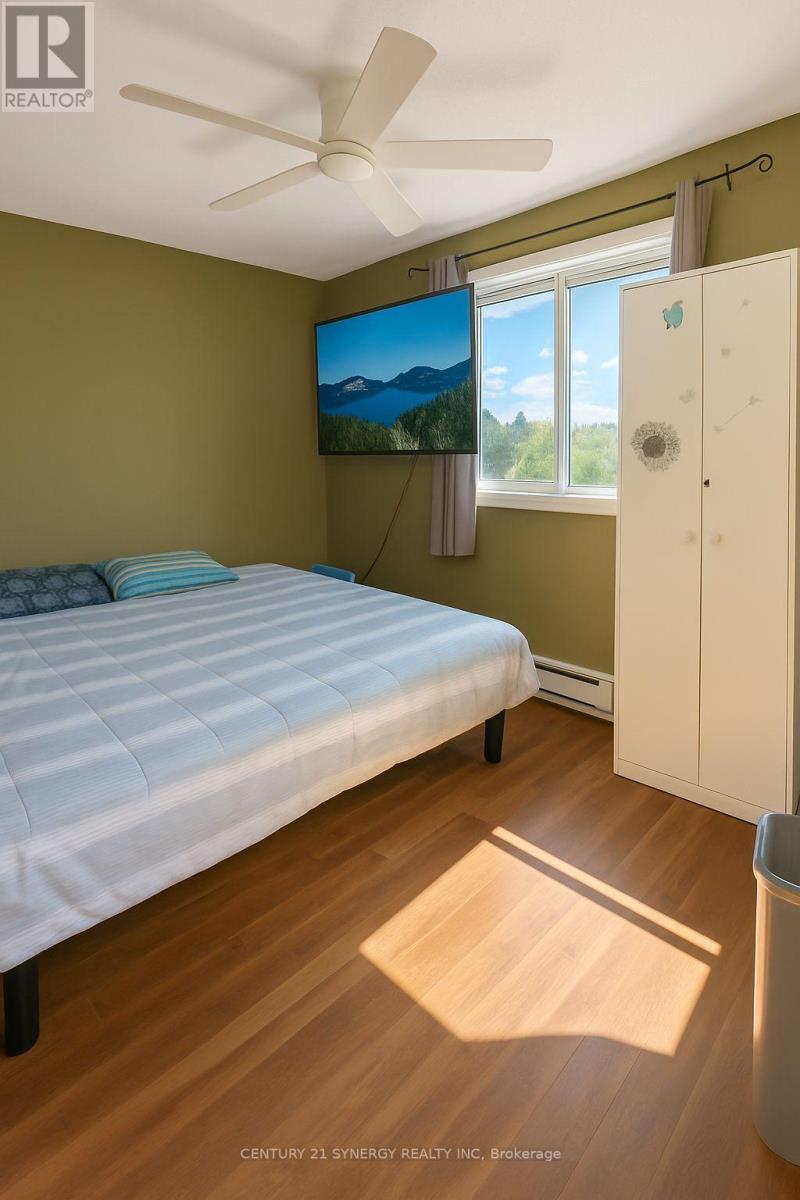Photo 9 of 5 B 762 St Andre Drive, Ottawa ON
